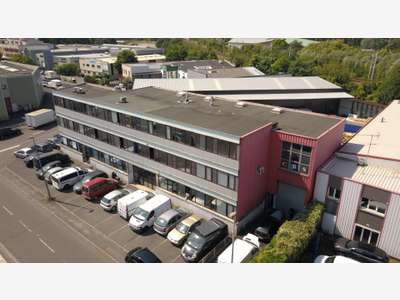 Local 195m² à louer à Carrières-sur-Seine