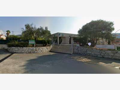 06 - LOCAL COMMERCIAL 188M² AVEC PARKINGS - CARROS