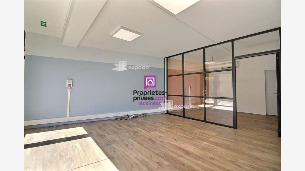 A louer local commercial de 78m² à Cassis