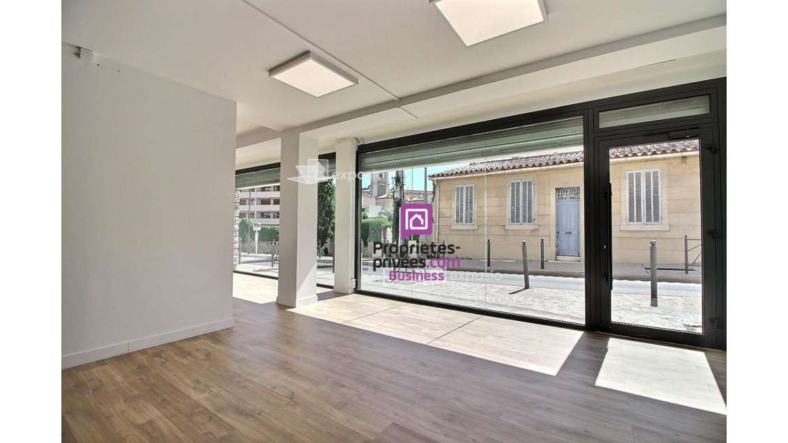 A louer local commercial de 78m² à Cassis