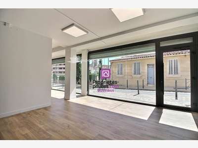 A louer local commercial de 78m² à Cassis