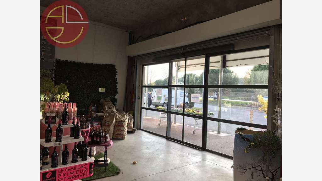 A louer local commerciaux 714m² à Castanet