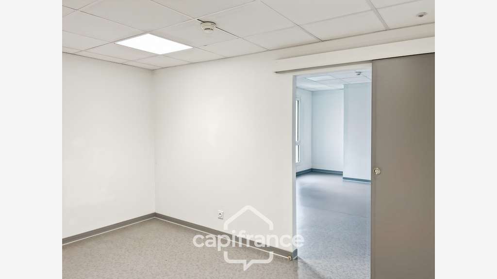 Local professionnel 30 M² Pôle médical de Ca