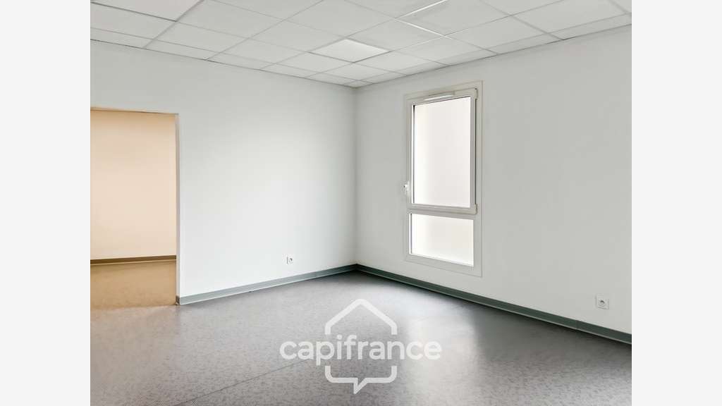Local professionnel 30 M² Pôle médical de Ca