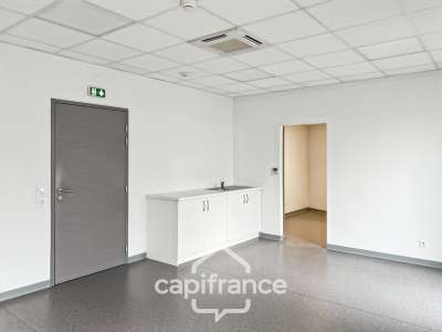 Local professionnel 30 M² Pôle médical de Ca