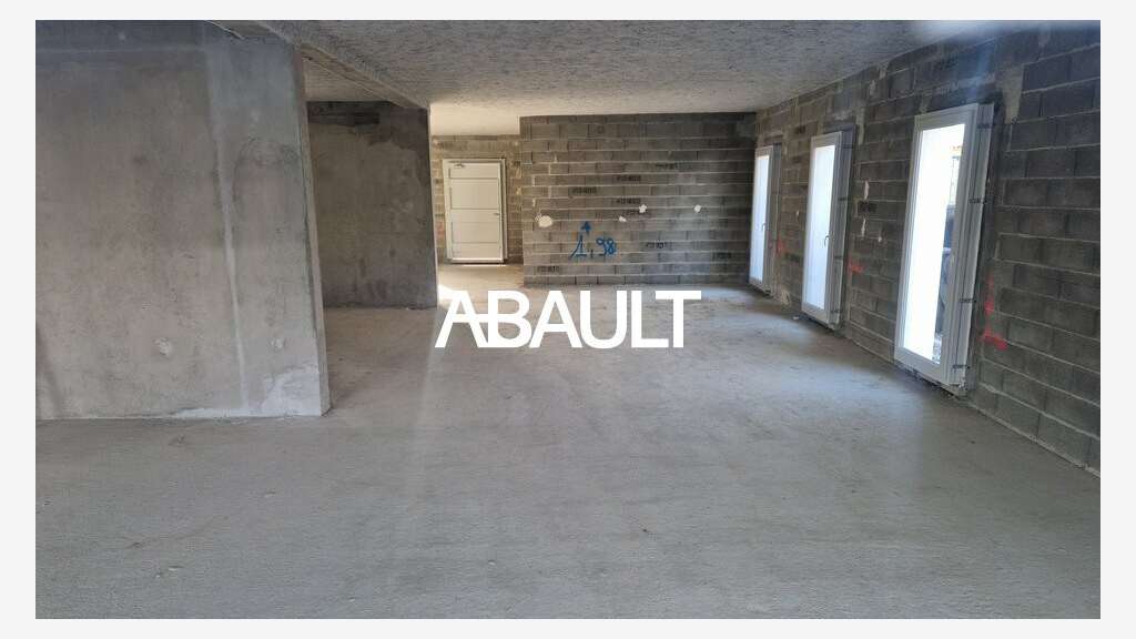 A louer local 200m² à Castelnau-d'Estrétefonds