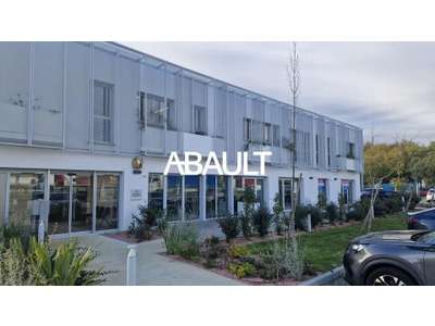 Location Locaux commerciaux - Boutiques à Castelnau-d'Estrétefonds