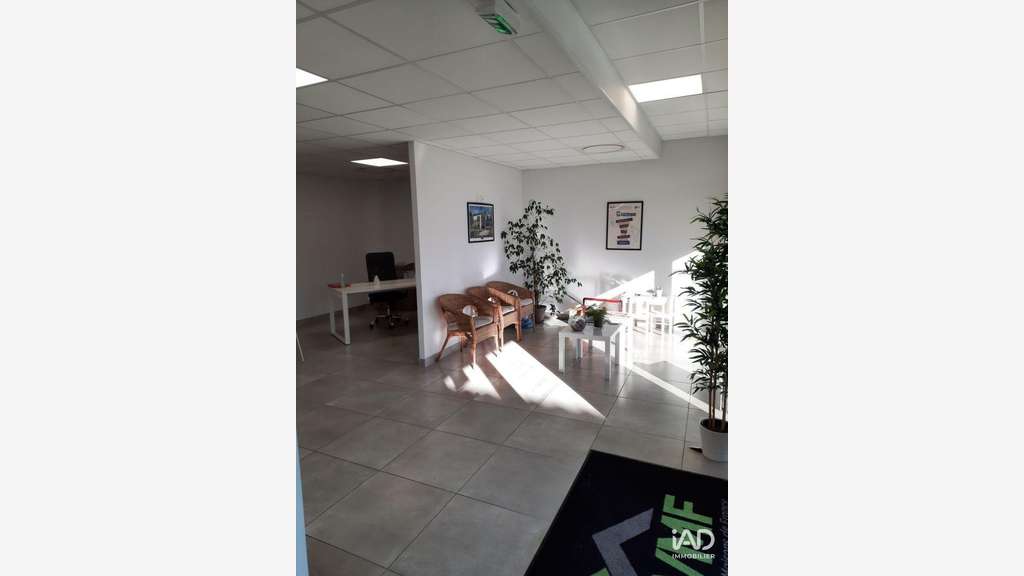 Local commercial 93m² à Castelnau-d'Estrétefonds