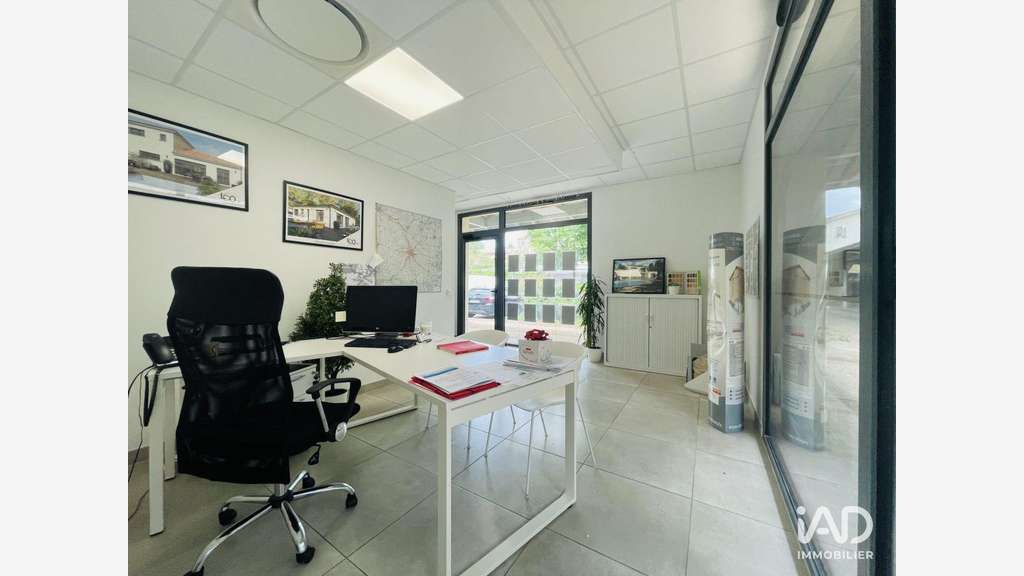 Local commercial 93m² à Castelnau-d'Estrétefonds