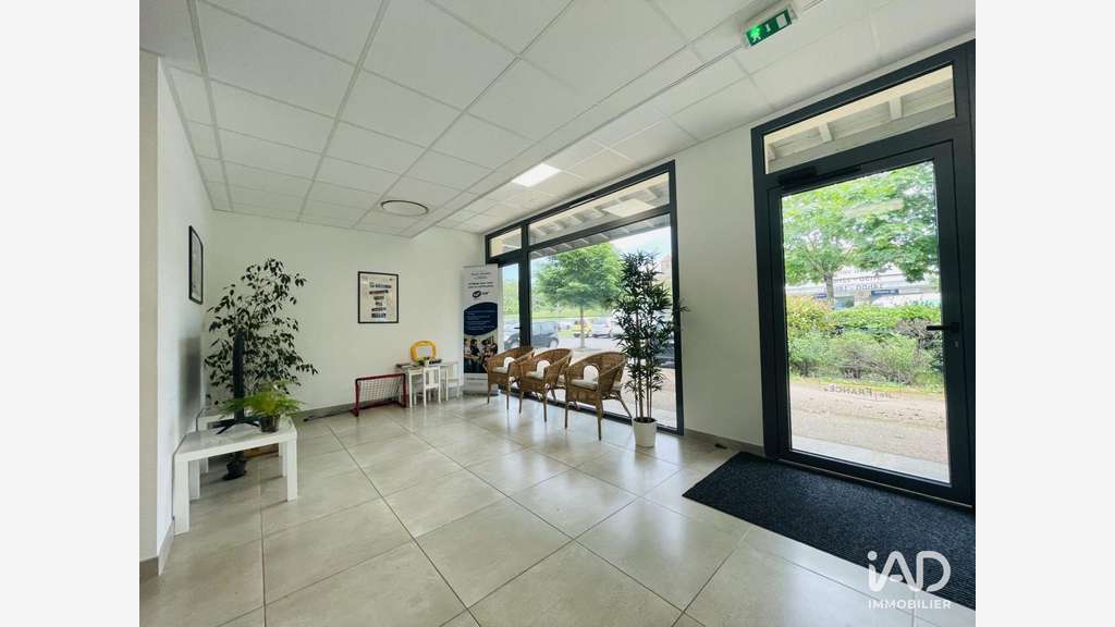 Local commercial 93m² à Castelnau-d'Estrétefonds