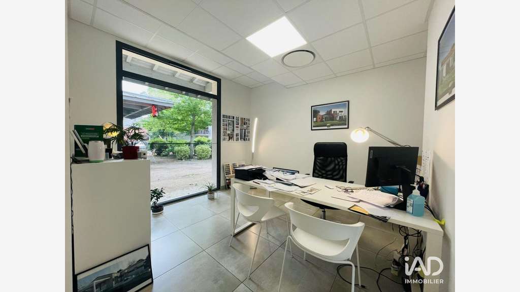 Local commercial 93m² à Castelnau-d'Estrétefonds
