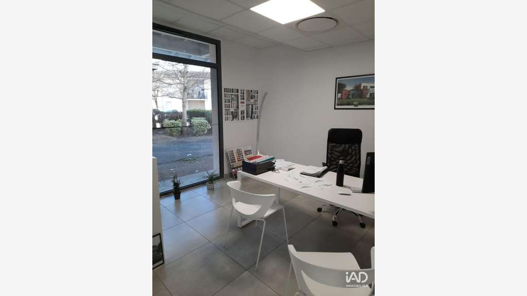 Local commercial 93m² à Castelnau-d'Estrétefonds