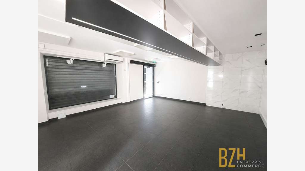 A LOUER - LOCAL COMMERCIAL 45 m² - CAUDAN