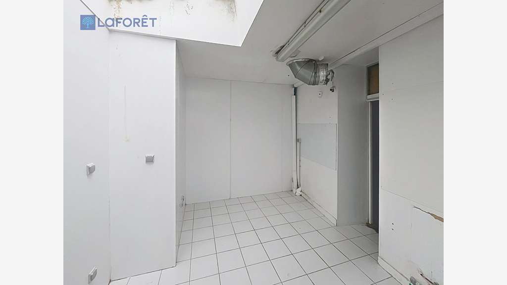 A louer local commercial de 52m² à Caudan centre