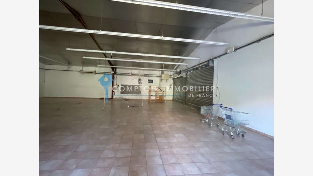 A louer local commercial 600m² Cavaillon empl N°1