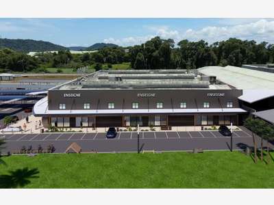 A louer Surface commerciale de 800m² à Cayenne