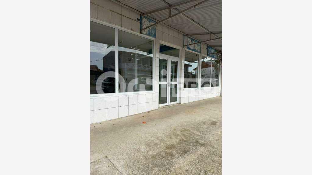 Local commercial 100m² à louer à Cayenne
