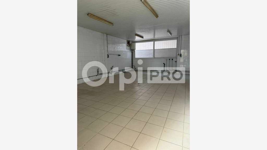 Local commercial 100m² à louer à Cayenne