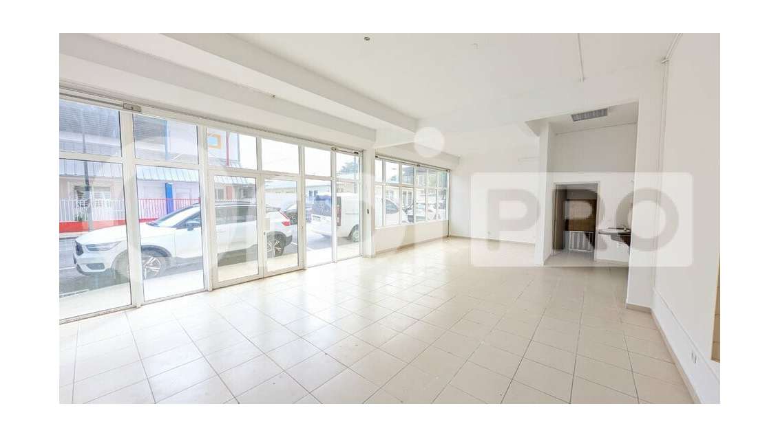 Local commercial 55m² à louer à Cayenne