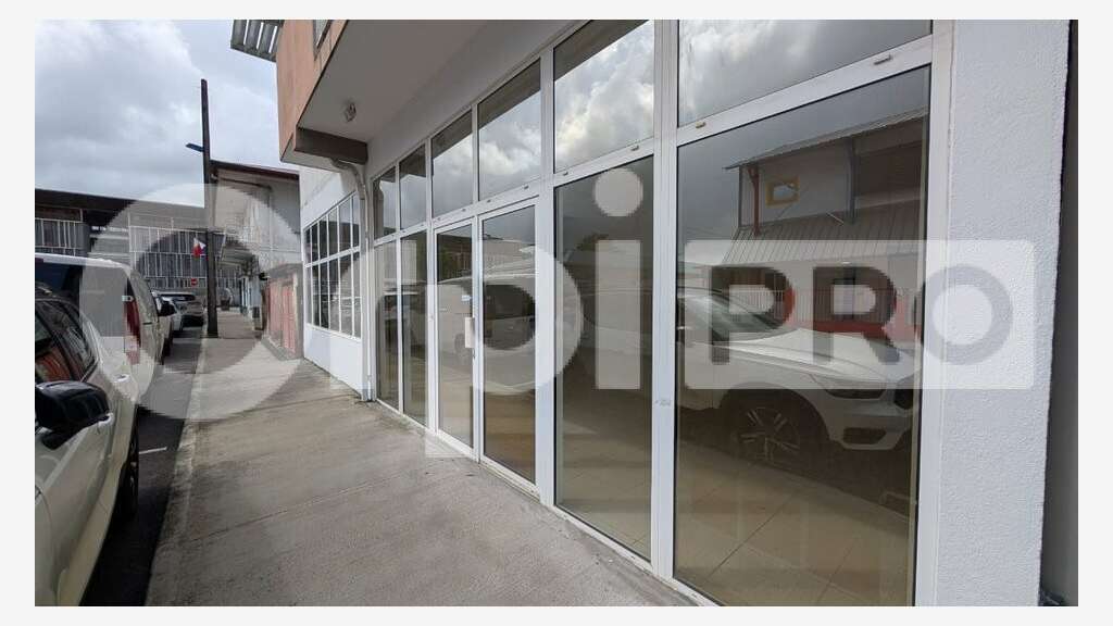 Local commercial 55m² à louer à Cayenne