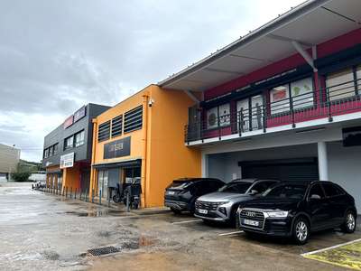 A louer local commercial 178m² en R+1 à Cayenne