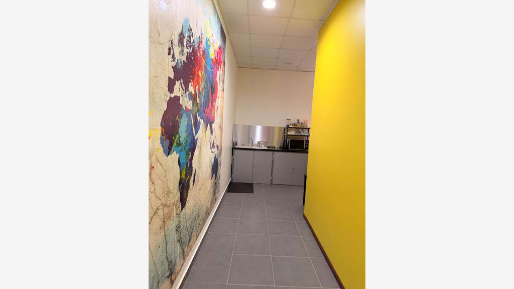 A louer local commercial 178m² en R+1 à Cayenne