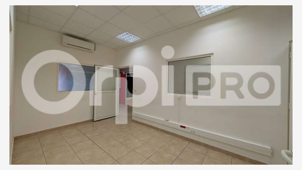 A louer local d'exception de 240m² en zc Cayenne