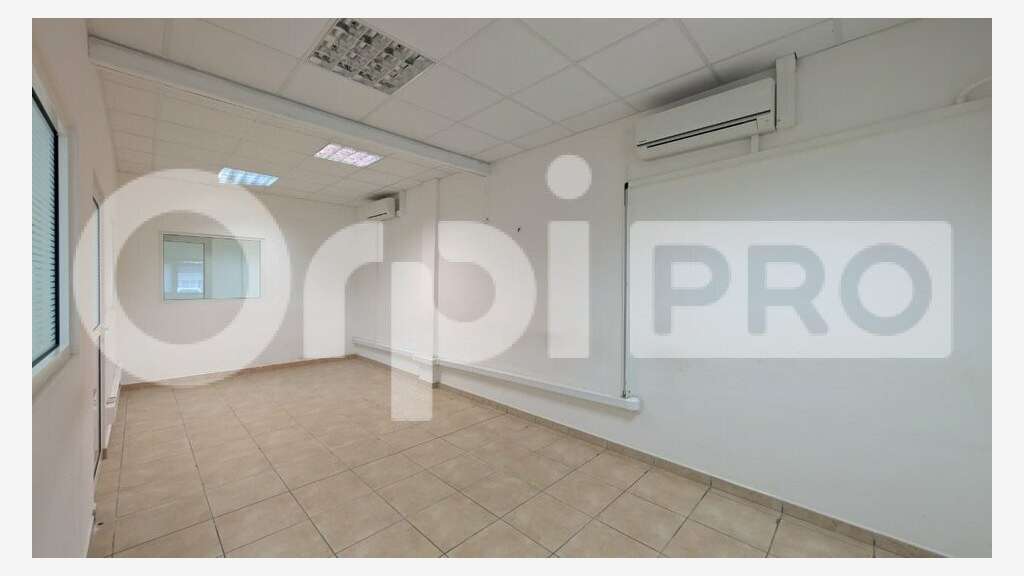 A louer local d'exception de 240m² en zc Cayenne