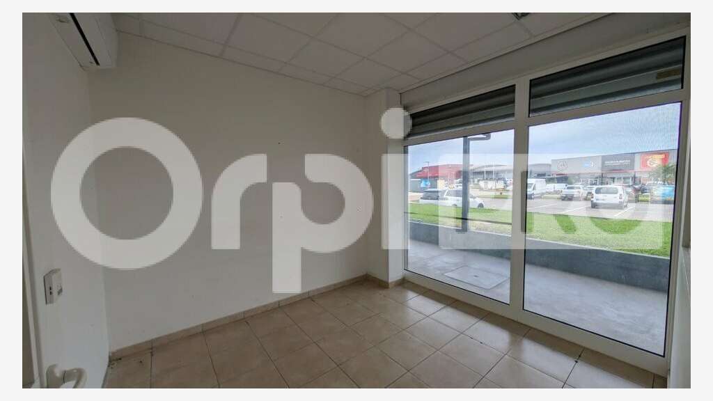 A louer local d'exception de 240m² en zc Cayenne