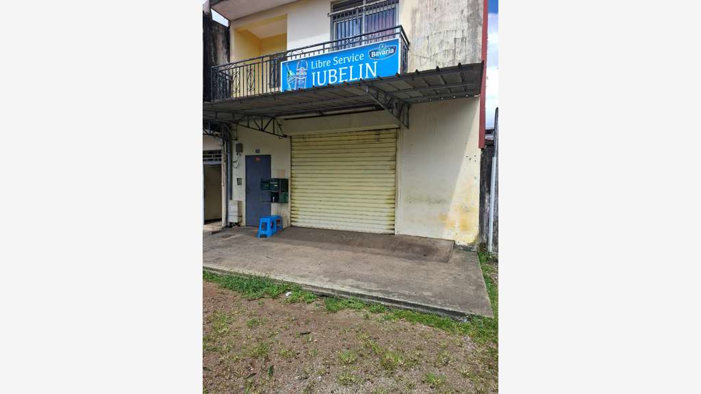 A louer local commercial + stockage 80m² Cayenne