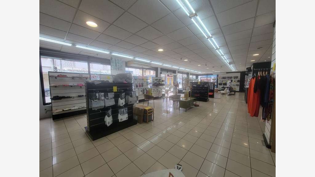 LOCAL COMMERCIAL À LOUER - CENTRE-VILLE DE CAYENNE