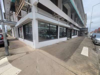 LOCAL COMMERCIAL À LOUER - CENTRE-VILLE DE CAYENNE