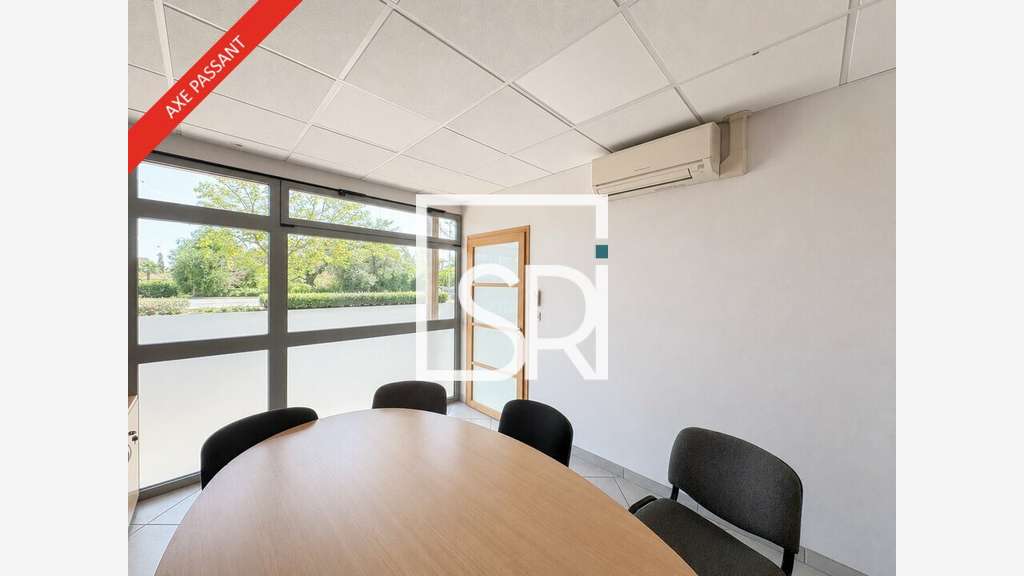 Local commercial de 141m² à louer à Cébazat