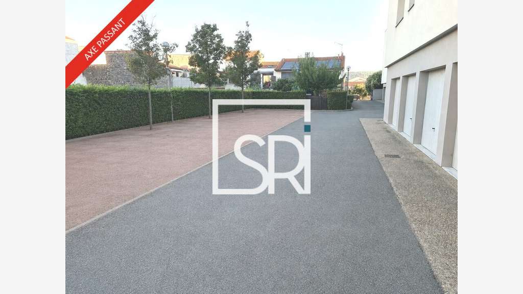 Local commercial de 141m² à louer à Cébazat