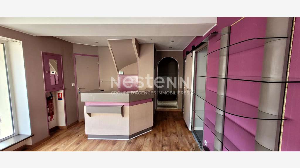 A louer local 90m² excellente visibilité Cellettes