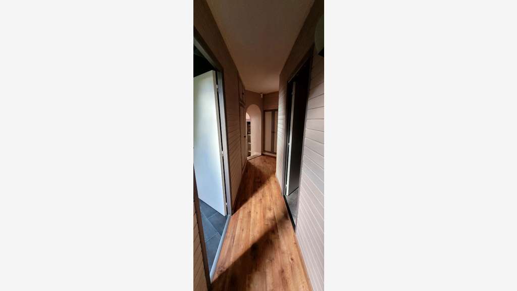 A louer local 90m² excellente visibilité Cellettes