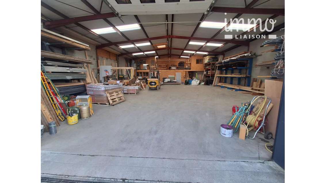 A louer entrepôt 400m² ZA Saint Vincent à Challes