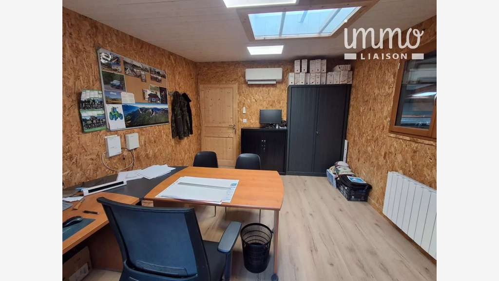 A louer entrepôt 400m² ZA Saint Vincent à Challes