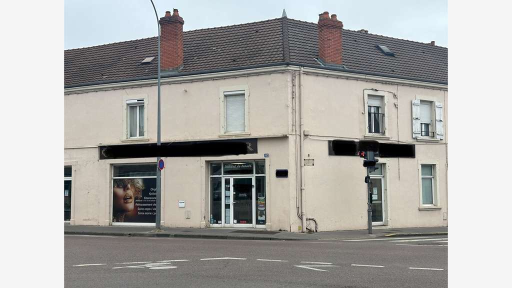 A louer local commercial 116m² rénové à Chalon