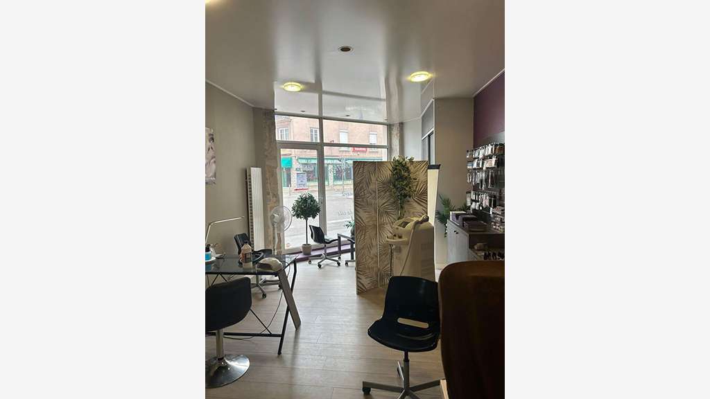 A louer local commercial 116m² rénové à Chalon