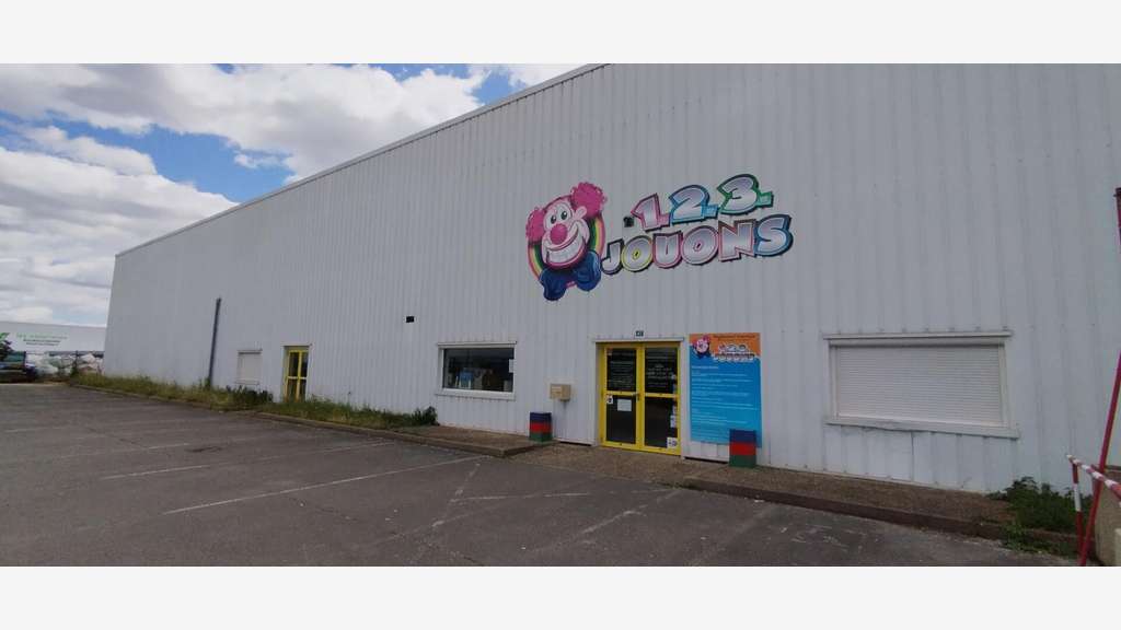 Loue local cial ou indus 1174m² à Chalon sur Saône