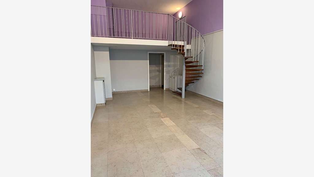 A louer local commercial 49m² à Chalon-sur-Saône