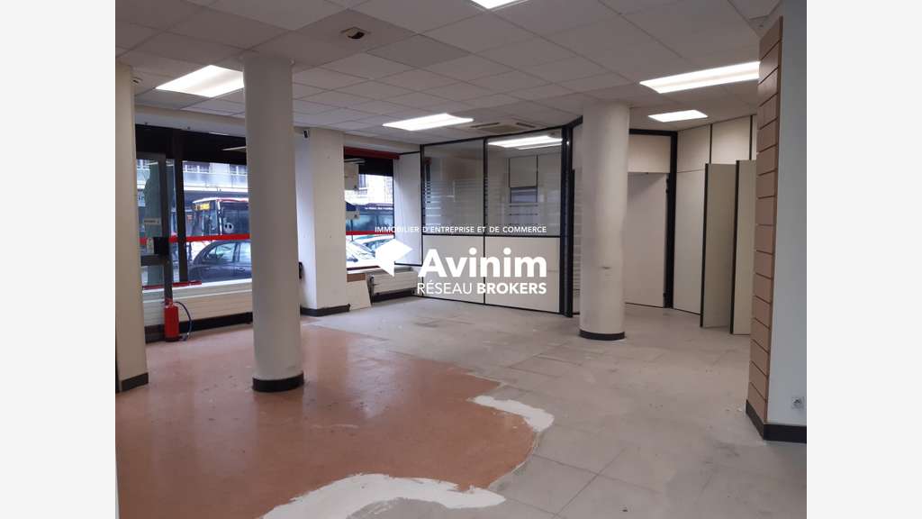 A louer local commercial 90m² Chambéry axe passant