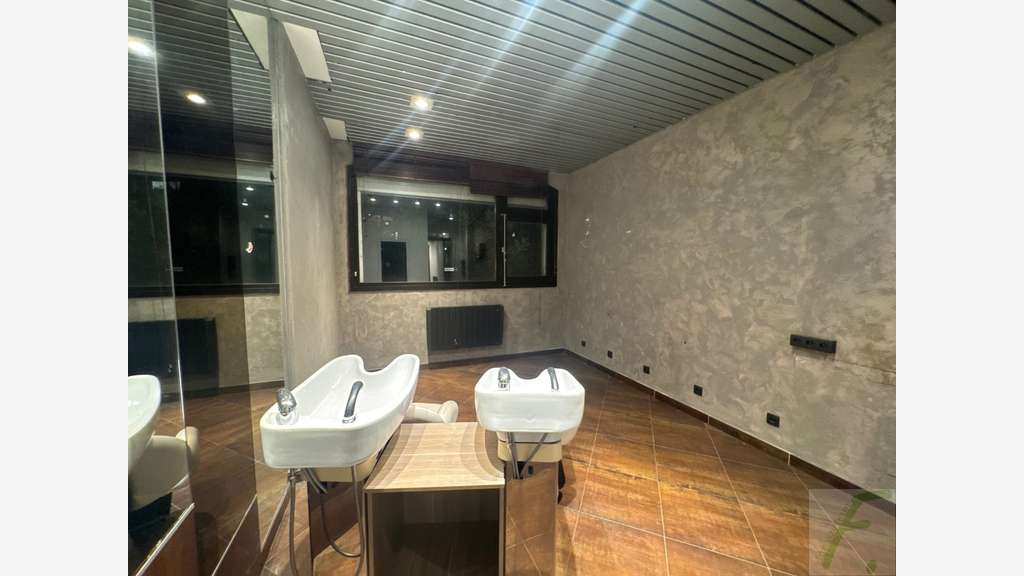 Local commercial 45,03m², bien situé à Chambéry