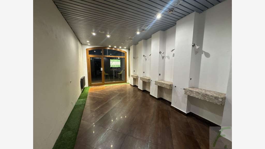 Local commercial 45,03m², bien situé à Chambéry