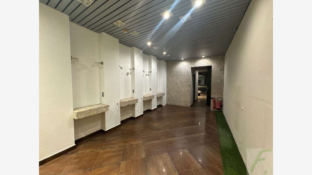 Local commercial 45,03m², bien situé à Chambéry
