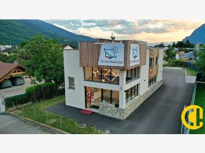 Local commercial pro 200m² à louer en Savoie