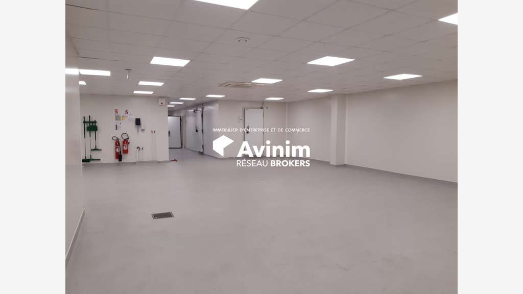 Local commercial 886m² à louer à Chambéry Landiers