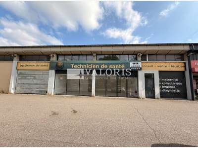 A louer local commercial 428m² zone Bissy Chambéry