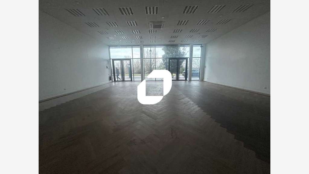 A louer Local commercial 151m² Chambourcy